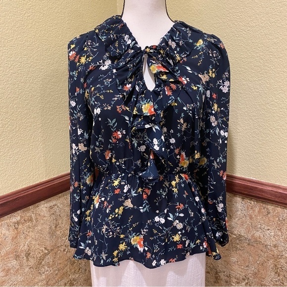Everleigh Top Navy Blue Floral Ruffle Keyhole Tie Front Size Small V Neck - Picture 2 of 10